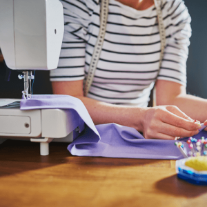 Lifestyle-sewing-machine_Tile-default
